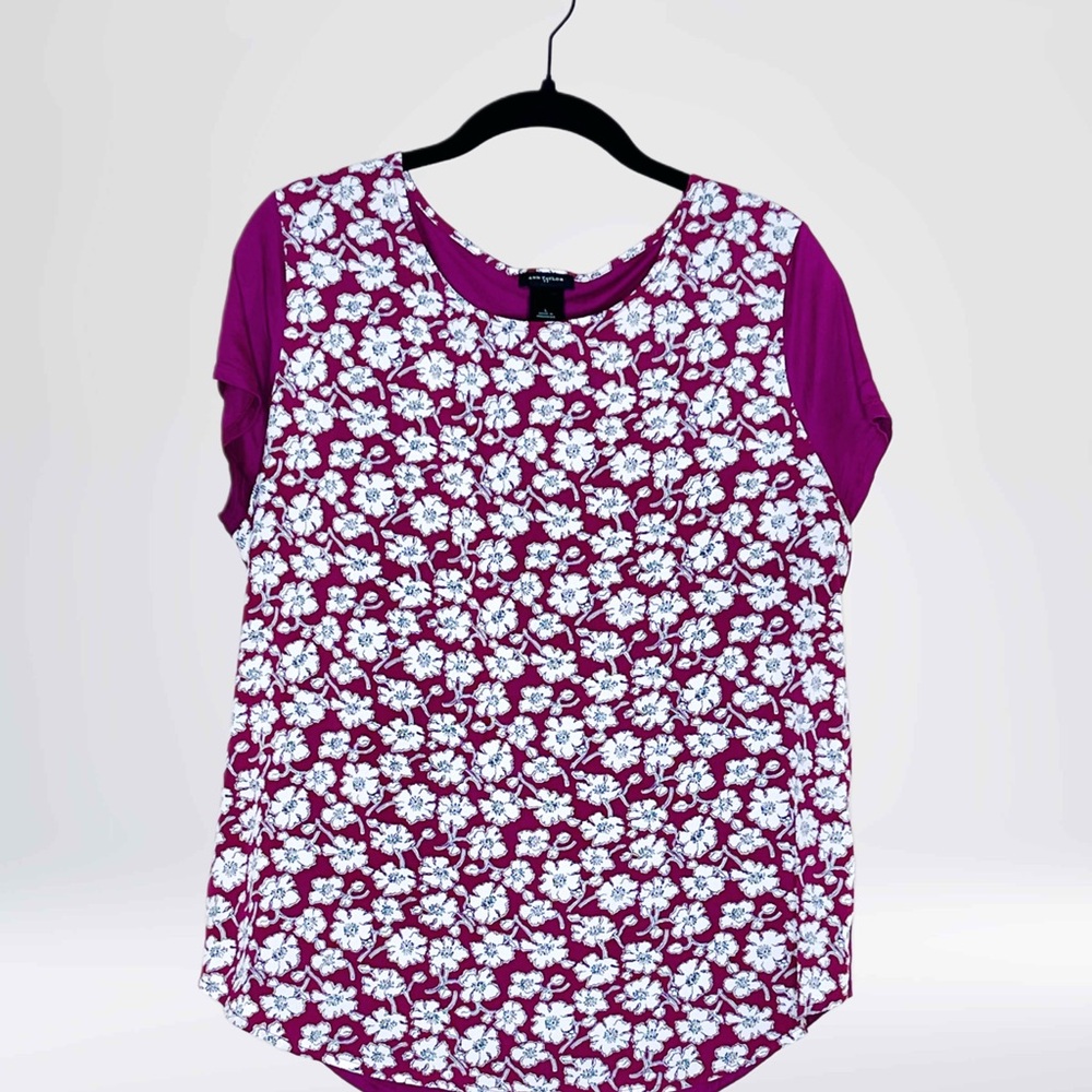 Ann Taylor Magenta and White Floral Short Sleeve Top Size Large